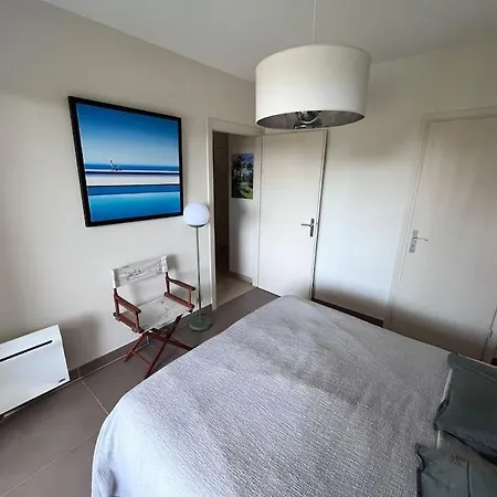 Apartment Avec Terrasse, Vue Jardin Et Piscine Antibes